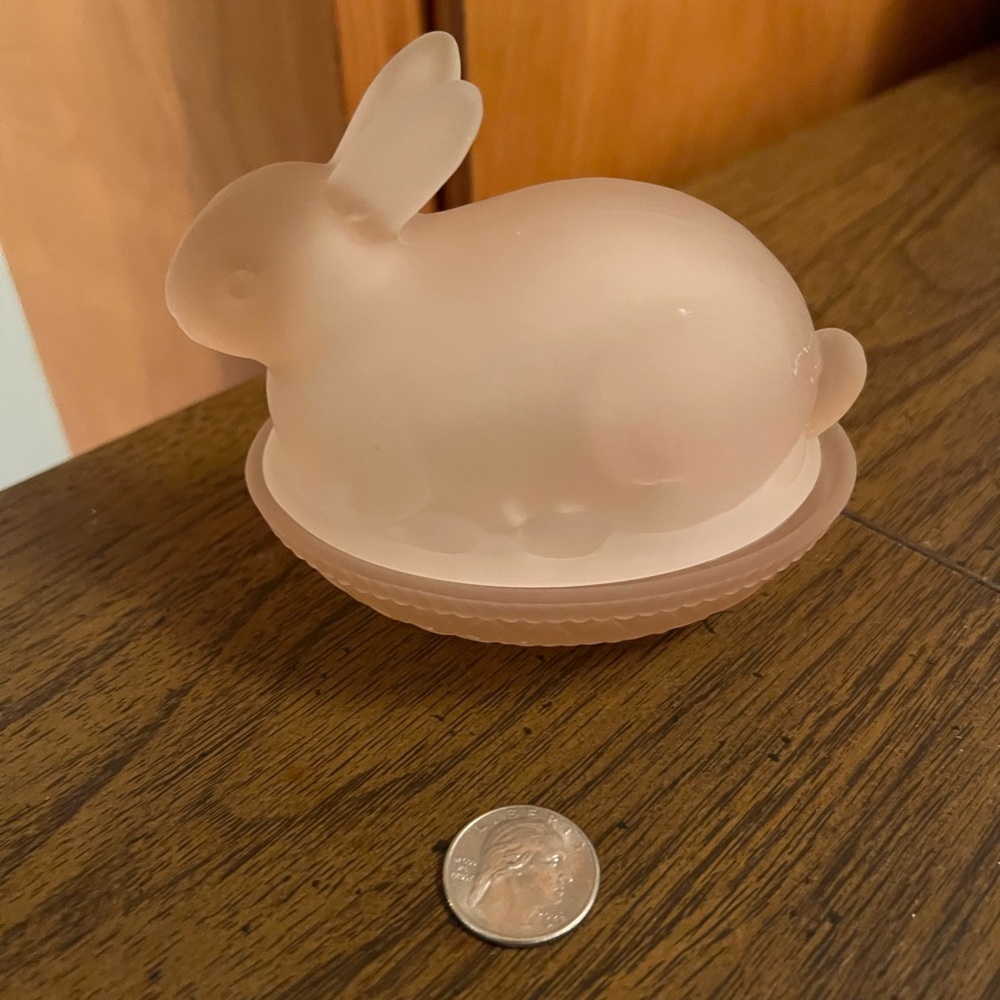 Vintage 1970’s Indiana Pink Glass Bunny Accent candy dish